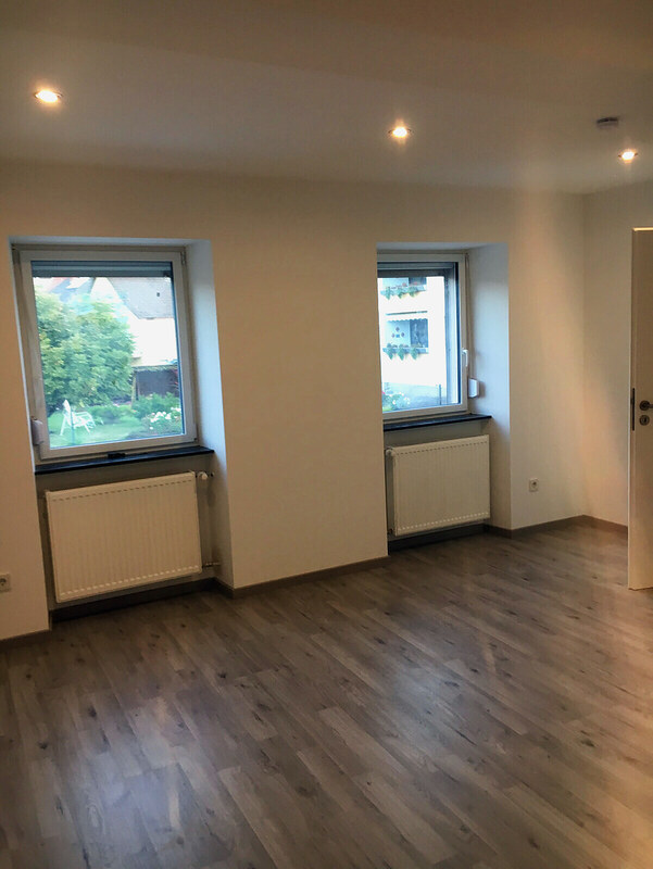 Wohnzimmer zur Straßenseite